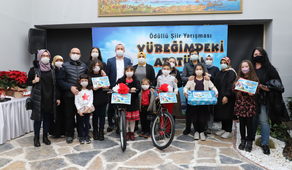 Yüreklerinde yaşattıkları Atatürk’ü şiirle anlattılar